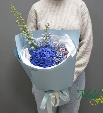 Bouquet with Blue Hydrangea and Colored Gypsophila photo 394x433